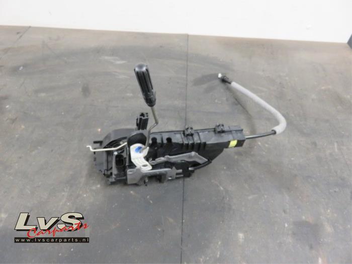 Mercedes Vito Deurslot Mechaniek 2Deurs links