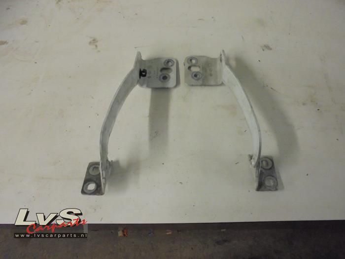 Renault Kangoo Bonnet Hinge