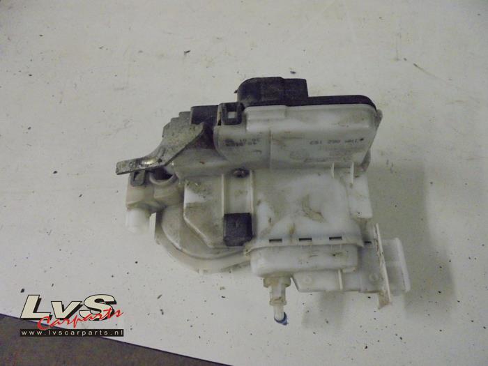 Volkswagen Polo Deurslot Mechaniek 2Deurs links