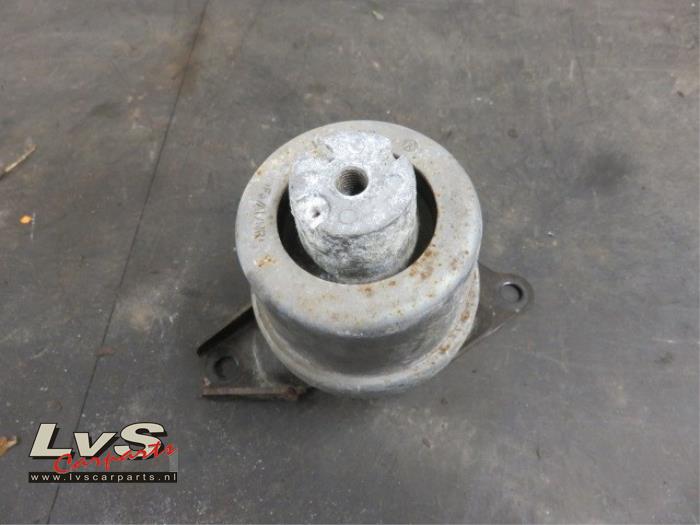 Volkswagen Transporter Engine mount