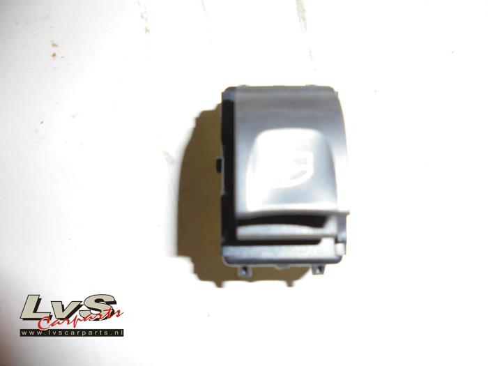 Renault Captur Electric window switch