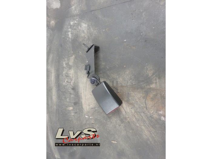 BMW 3-Serie Rear seatbelt buckle, left