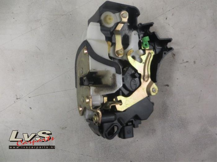 Mitsubishi Colt Door lock mechanism 4-door, front left