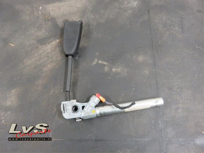 Renault Megane Tendeur de ceinture droit