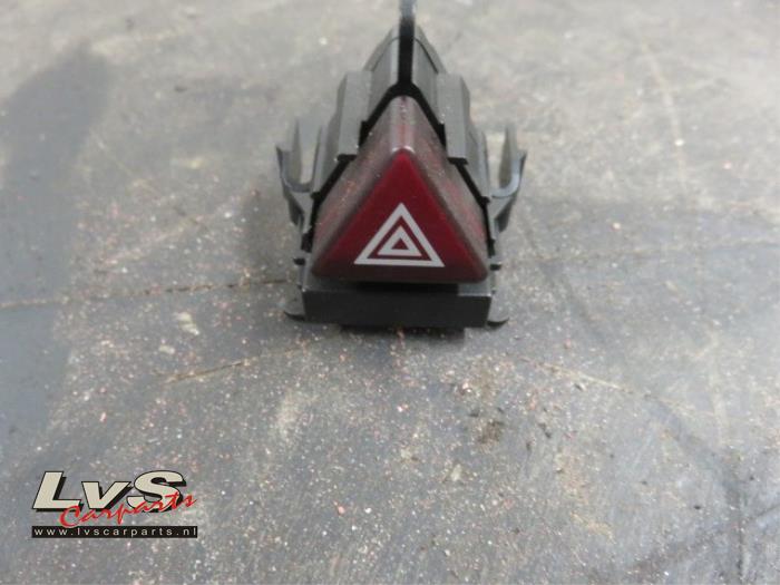 Mercedes B-Klasse Panic lighting switch