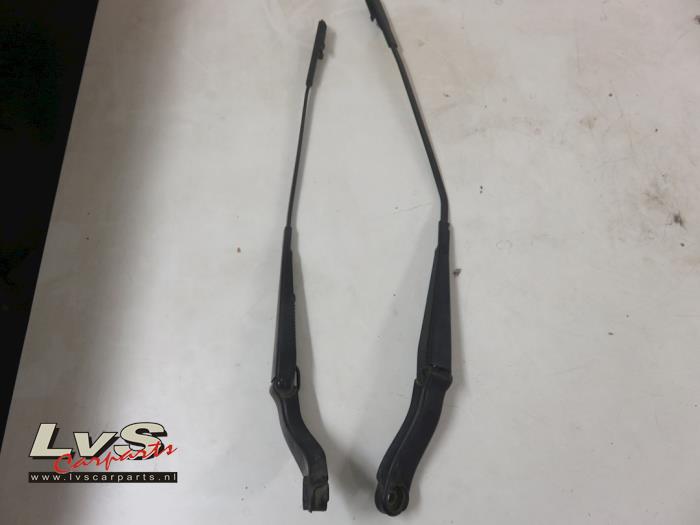 Mercedes B-Klasse Ruitenwisserarm voor