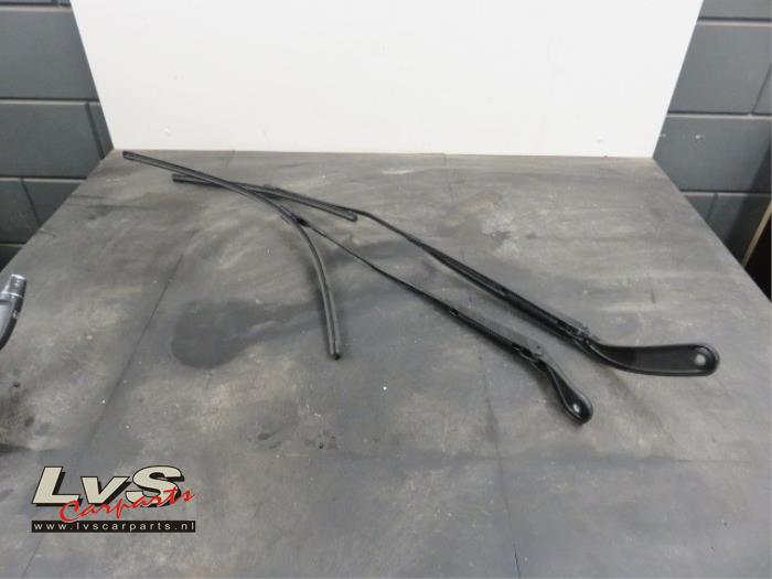 Mercedes Vito Ruitenwisserarm voor