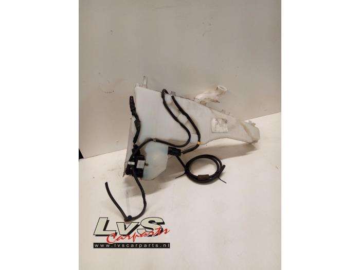 Volvo V50 Front windscreen washer reservoir