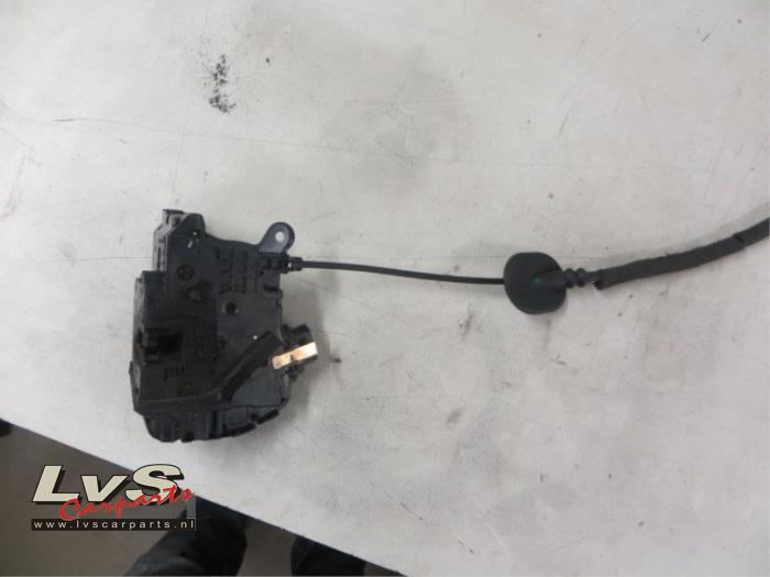 Renault Captur Rear door mechanism 4-door, right