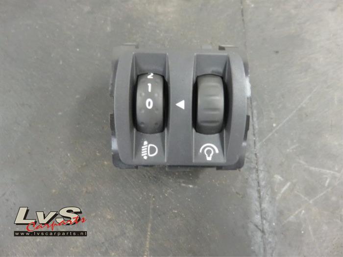 Renault Captur AIH headlight switch