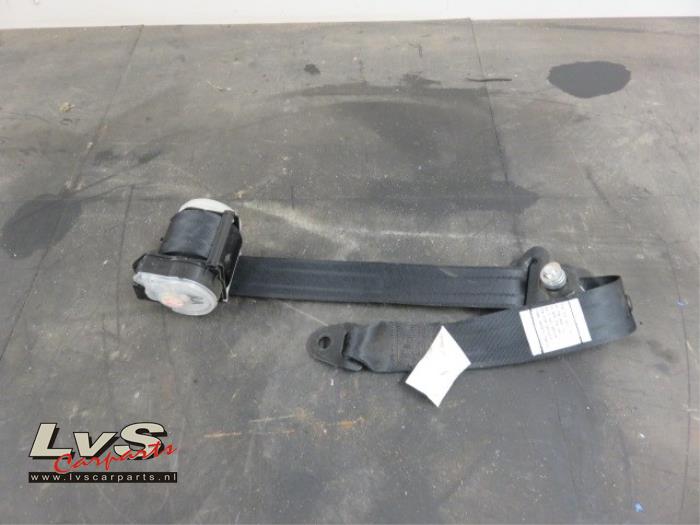 Suzuki Alto Rear seatbelt, right