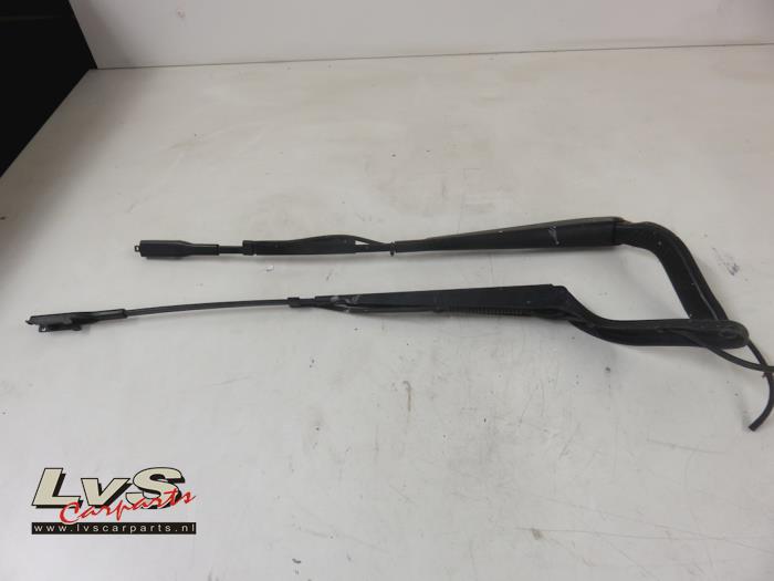 Volkswagen Crafter Front wiper arm