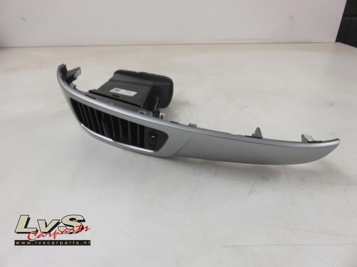 Kia Venga Grille d'aération latérale