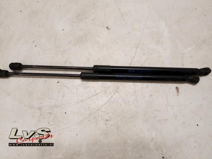 Kia Venga Kit amortisseur gaz hayon