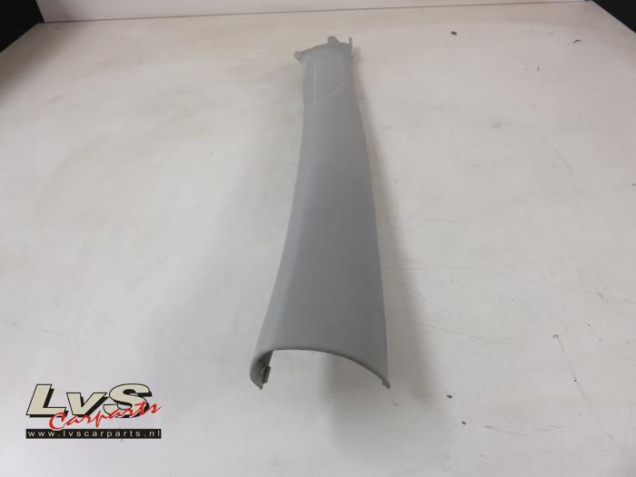 Volkswagen Golf Revêtement montant avant gauche