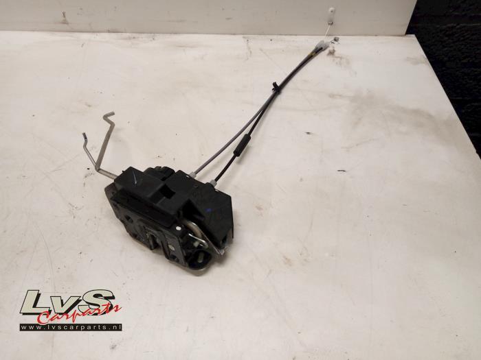 Hyundai I10 Front door lock mechanism 4-door, right