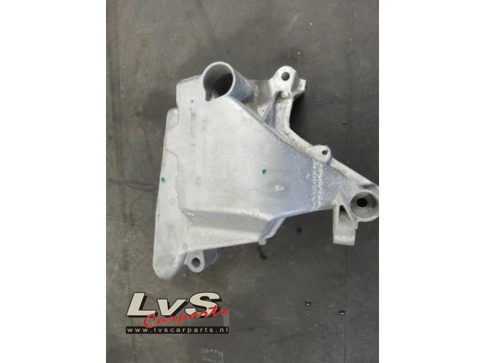 Volkswagen UP Engine mount