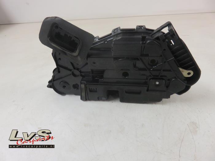 Volkswagen Polo Deurslot Mechaniek 4Deurs links-voor