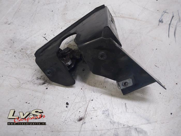 BMW 3-Serie Bonnet lock mechanism