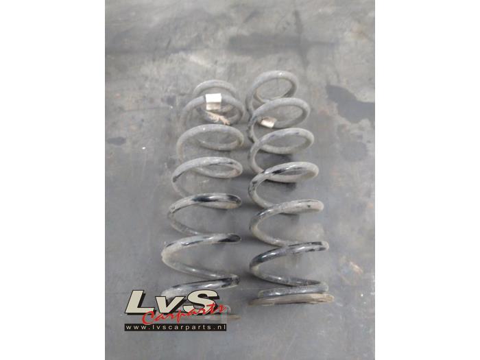 Volkswagen Golf Sportsvan Rear coil spring