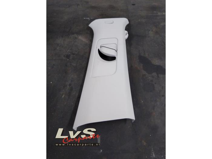 Volkswagen Golf Sportsvan Revêtement montant centre droit