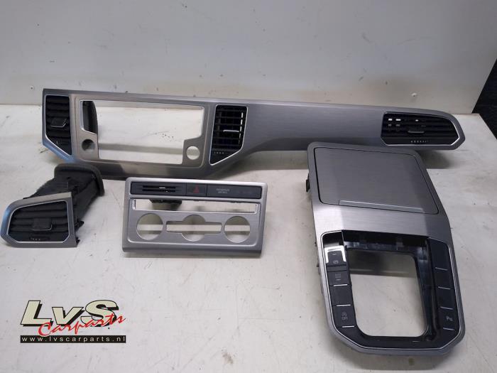 Volkswagen Golf Sportsvan Dashboard part