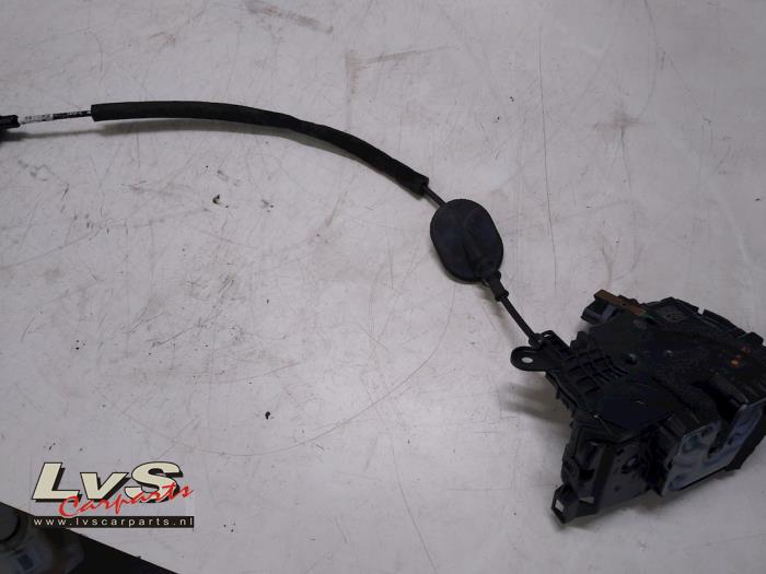 Renault Clio Front door lock mechanism 4-door, right