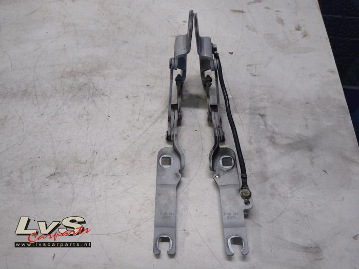 BMW 3-Serie Bonnet Hinge