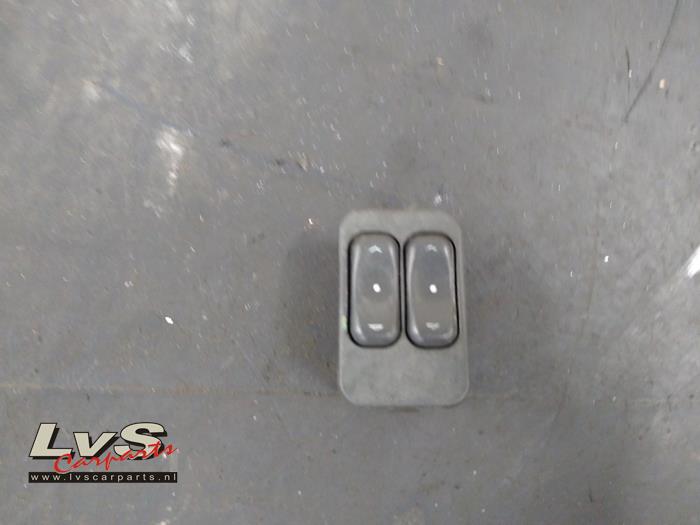 Opel Meriva Electric window switch