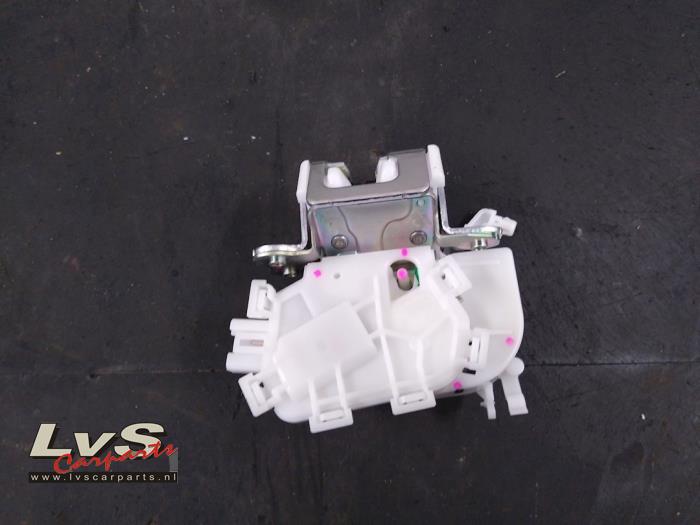 Mitsubishi Space Star Slotmechaniek Achterklep