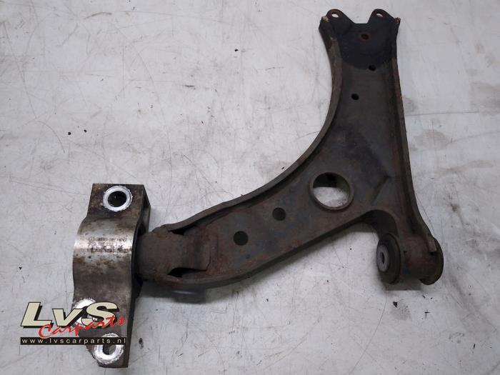 Volkswagen Golf Plus Bras de suspension bas avant droit