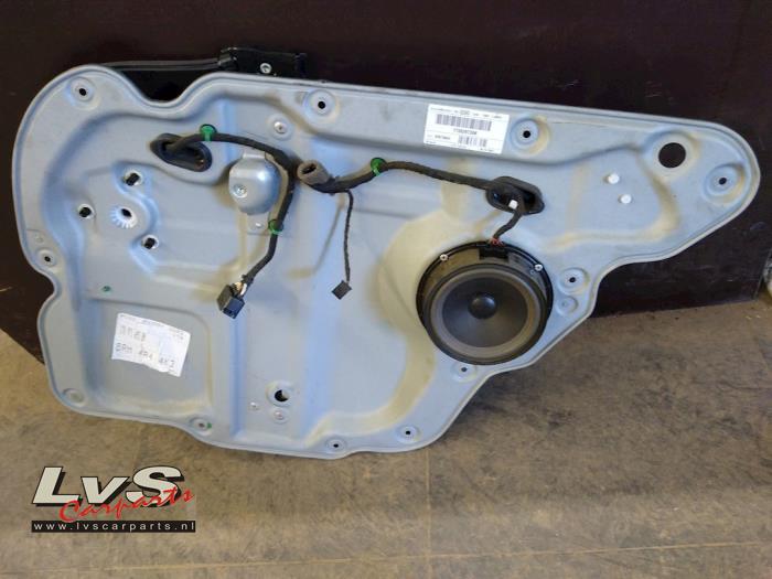 Volkswagen Touran Mécanique vitre 4portes arrière droite