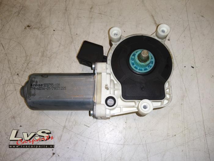 Mercedes Vito Fenstermotor Tür