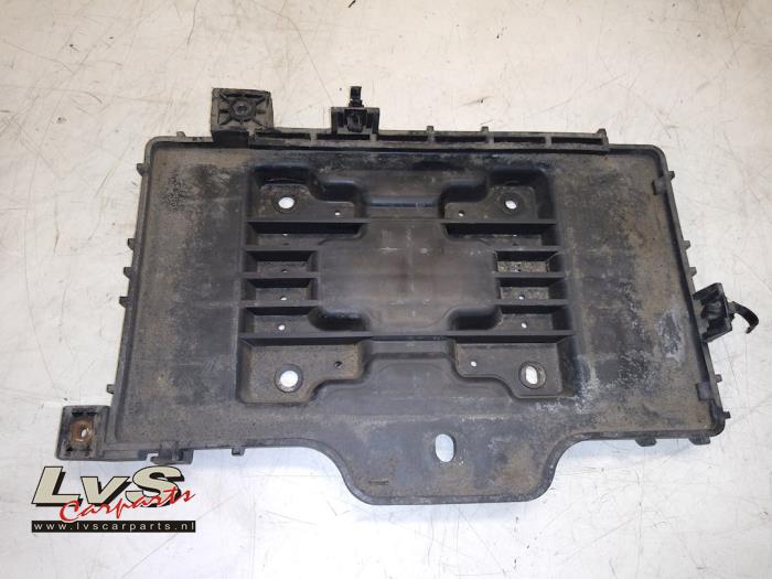 Hyundai IX55 Battery box