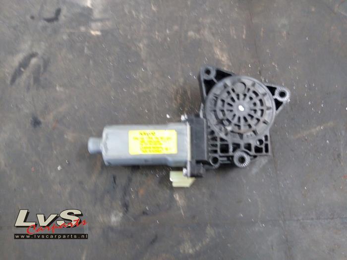 Hyundai IX55 Door window motor
