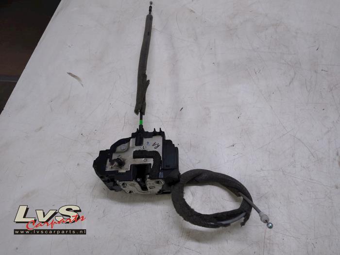 Nissan Qashqai Serrure portière mécanique 4portes arrière droite