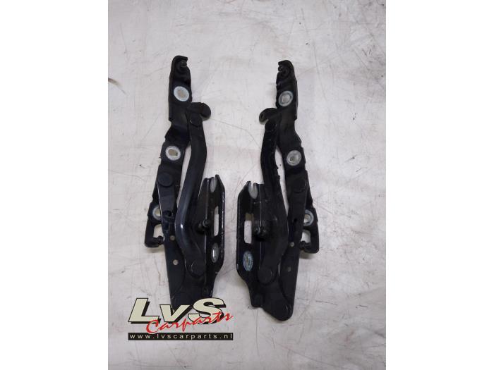 Audi A5 Tailgate hinge