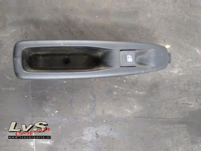 Renault Captur Electric window switch