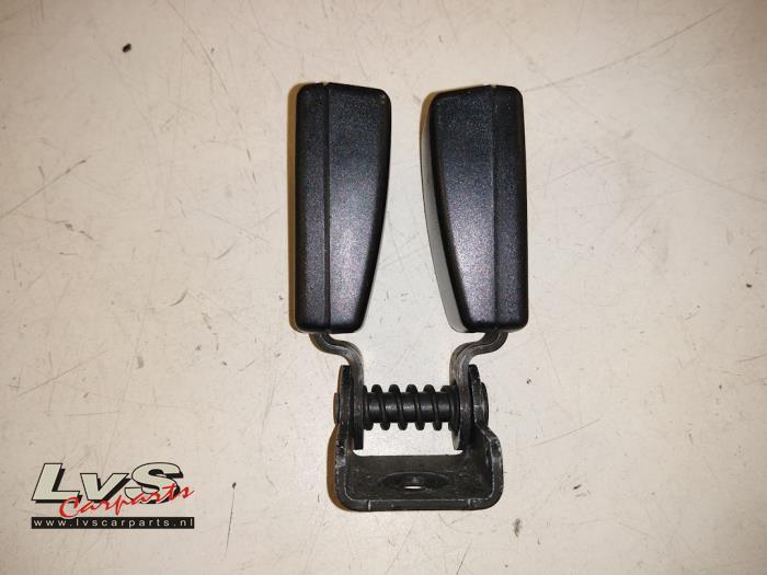 Opel Astra Rear seatbelt buckle, centre