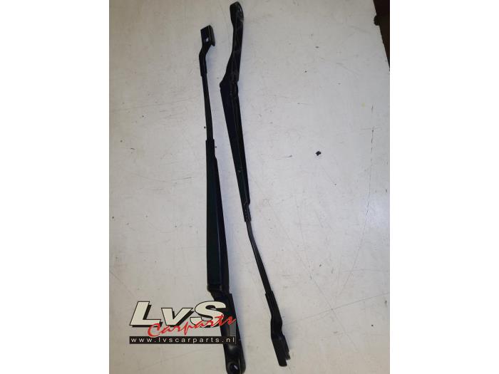 Opel Astra Front wiper arm