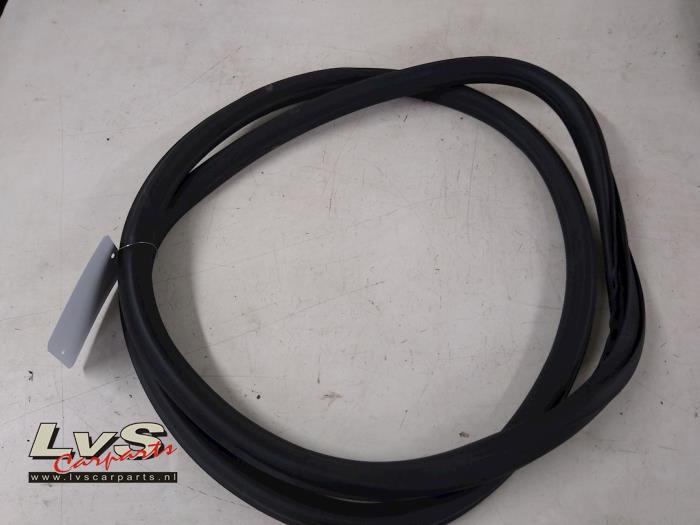 Opel Astra Türgummi 4-türig rechts hinten