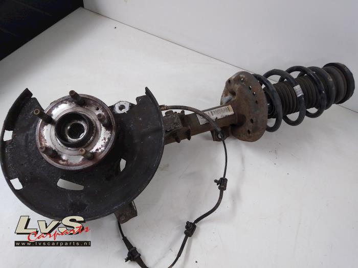 Opel Astra Stoßdämpferstrebe links vorne