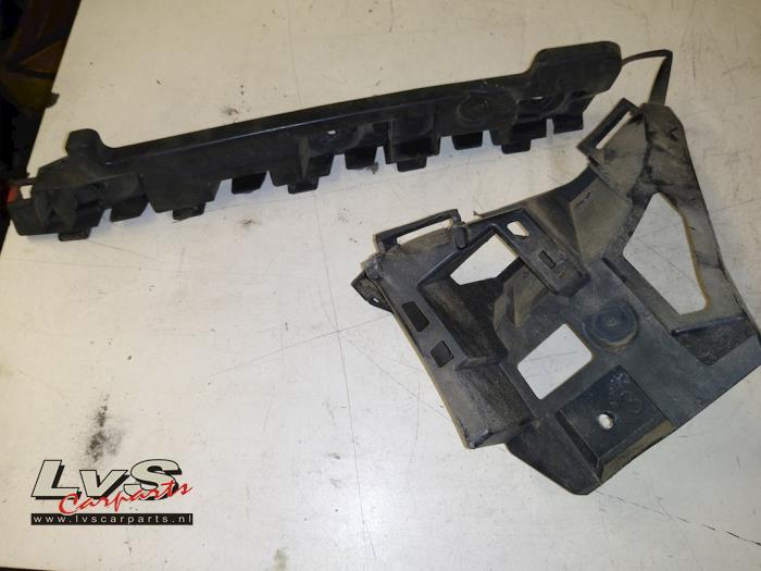 Opel Astra Stoßstangenstütze rechts hinten