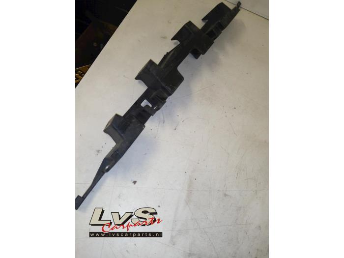 Opel Astra Stoßstangenteil Mitte vorne