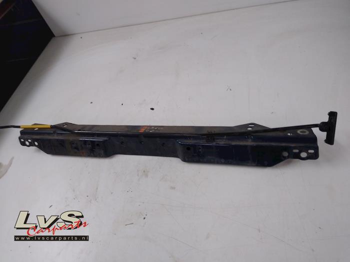 Opel Astra Plaque de serrure avant