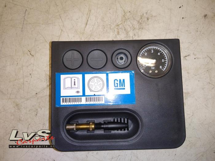 Opel Corsa Reifenpumpe