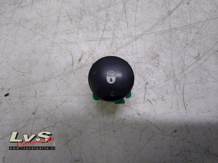 Citroen Berlingo Central locking switch