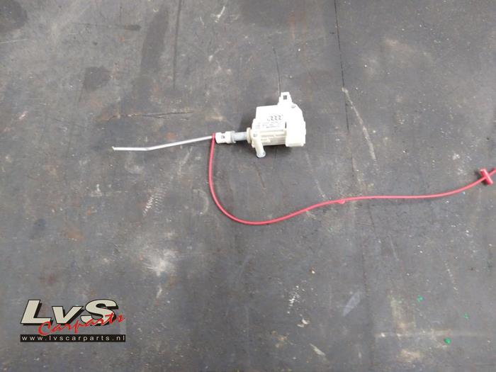 Audi A3 Tankklappe Verriegelungsmotor