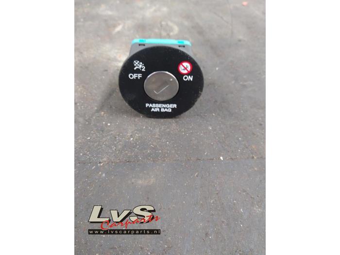 Hyundai I10 Airbag lock