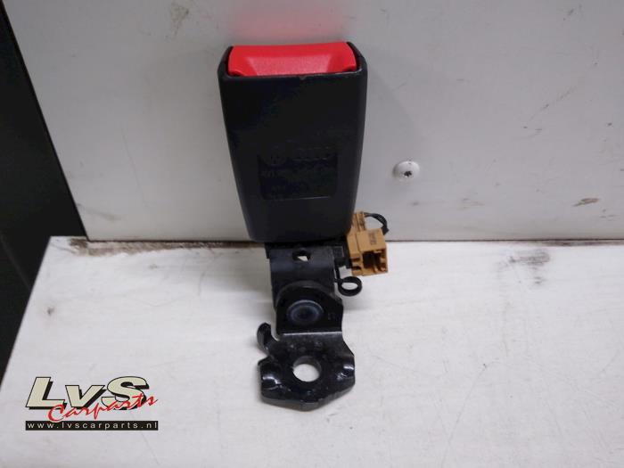 Audi Q3 Rear seatbelt buckle, right